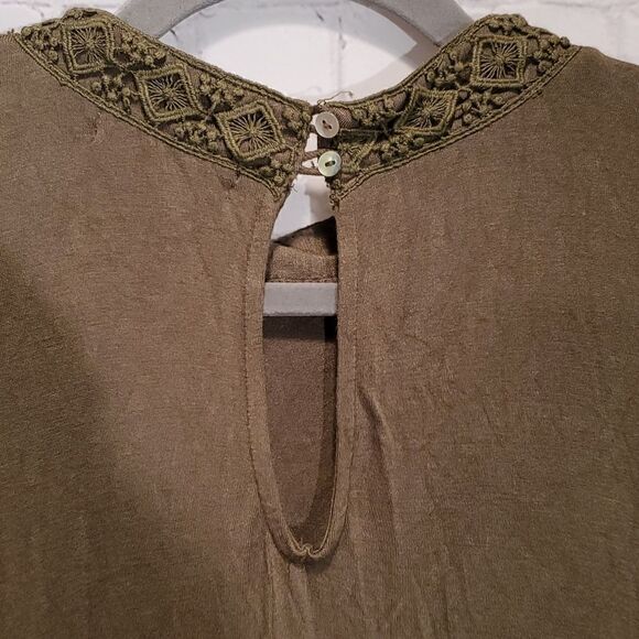 John Paul Richard olive green boho lace accent top - Picture 8 of 8